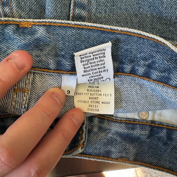 CK CALVIN KLEIN JEANS Women's 9 Button Fly Easy Fit Light Wash Denim Shorts - Picture 4 of 11